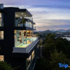 Отель Villa Moonstar 6bedroom Luxury with Breathtaking Seaviews, фото 1