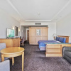 Отель Surfers Paradise Studio with Ocean Views, фото 5