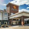 Отель La Quinta Inn & Suites by Wyndham Chattanooga North - Hixson в Хиксоне