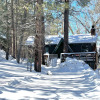 Отель Knotty Pine Chalet - 2br/1ba/walk To Lake And Village/fireplace/wifi/smarttv/barbeque/fencedyard 2 B, фото 1