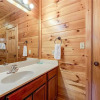 Отель Mountain View Lodge 8 Bedroom Home with Hot Tub, фото 5