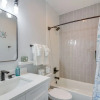 Отель Stylish Galveston Home < 1 Mi to Beach, Bay Access, фото 11