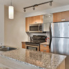 Отель Bright Sub-Penthouse on Bay St, фото 12
