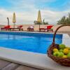 Отель Fantastic Villa Maslina with private pool, фото 1