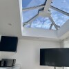 Отель Newly Refurbished 1-bed Apartment in Croydon Se25, фото 12
