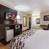 Отель Red Roof Inn Indianapolis - Castleton, фото 3
