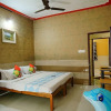 Отель OYO 26823 Hotel Krishna Greens, фото 8
