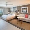 Отель Morningstar Buoy Haus Beach Resort At Frenchman's Reef, Autograph Collection, фото 3