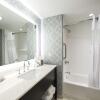 Отель Hampton Inn & Suites Portsmouth Downtown, фото 11