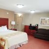 Отель La Quinta Inn & Suites Canton, фото 2