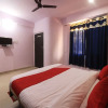 Отель OYO 28636 Roopam Places, фото 3