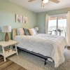Отель Oak Island Condo - Walk to the Beach!, фото 3