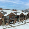 Отель White Wolf by Avantstay Stunning Unit in Ideal Park City Location w/ Communal Pool & Hot Tub, фото 1