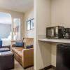 Отель Comfort Suites West Warwick - Providence, фото 7