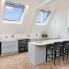 Отель The Penthouse - With 360 Private Terrace Views of the Cathedral and Exeter City, фото 16