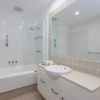 Отель Stunning She Oak Lane 2 BR Apartment, фото 8
