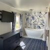 Отель Cosy Lodge With Private Hot Tub in Tottergill Farm, фото 15