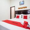 Отель RedDoorz near Tugu Pahlawan Surabaya, фото 15