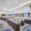 Отель Howard Johnson By Wyndham Lake Serenity Hotel Neijiang, фото 18