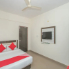 Отель OYO 13745 CMN Stay, фото 17