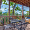 Отель Chimney Top Overlook - Four Bedroom Cabin, фото 9