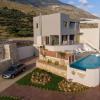 Отель Mountainside Villa With Private Pool and Kids Playground Walk to Restaurant, фото 20