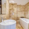 Отель GuestReady - Apartment for 4 with jacuzzi, фото 6