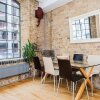 Отель Luxurious Airy TOWER BRIDGE Loft в Лондоне