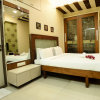 Отель Seven Serviced Apartment Bandra в Мумбаи