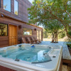 Отель The Sixpence Beach Access Hot Tub, фото 22