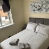 Отель 3-bed House in Stoke-on-trent Free Sky Free Wifi, фото 12