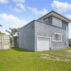 Отель Amazing Home By Beach - Aircon-ed, фото 17