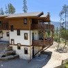 Отель Ski Shores: The Chalet 3 Bedroom Cabin by RedAwning, фото 35
