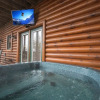 Отель Arrowhead Lodge - New Listing! 4 Bedroom Cabin by Redawning, фото 14