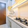 Отель Comfy And Elegant Studio Transpark Cibubur Apartment, фото 10