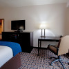 Отель Holiday Inn Express & Suites Hope Mills-Fayetteville Arpt, an IHG Hotel, фото 5