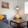 Отель Oliverball Serviced Apartments - Morley Cottage - Modern 3 bedroom, 2 bathroom house with garden in , фото 2