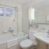 Отель Holiday, фото 8