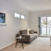 Отель Bright and Updated 1 Bedroom Apartment, фото 2