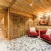 Отель Le Lodge Rodzina, Luxueux chalet jacuzzi 12-14pers, by LocationlacAnnecy, LLA Selections, фото 3