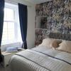 Отель Woodburn ground-floor apartment in quiet setting in Pitlochry, фото 1