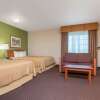 Отель Days Inn & Suites by Wyndham Rochester Mayo Clinic South, фото 2
