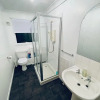 Отель Modern 2 Bedroom Apartment With Free Parking, фото 7