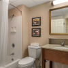 Отель Comfort Inn & Suites Sturbridge - Brimfield, фото 8