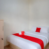 Отель RedDoorz near Alun Alun Kudus 2, фото 7