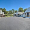 Отель Renovated 1930s Cottage 4 < 1 Mi to Natl Park, фото 17