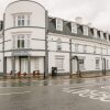 Отель Apartment 18 в Ньютон-Абботе