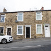 Отель Immaculate 3-bed House in Accrington, фото 1