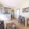 Отель Spacious 2 Bedroom House with Fantastic Yard, фото 15