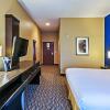 Отель Holiday Inn Express Hotel & Suites Houston-Downtown Conv Ctr, an IHG Hotel, фото 3